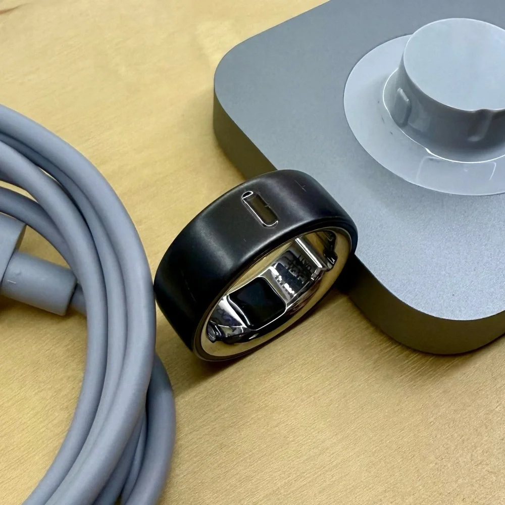 Oura Black Ring with Silver Charger